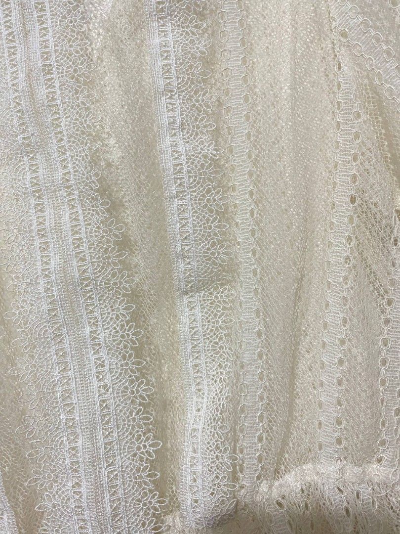 White Lace Cropped Top with Ruffle Sleeves (Category: Blouses) located in Quezon City. Submitted by lilive (Listing ID 1449304613, Image 2). Description: freebie if You buy 2 mop: gcash, Maya mod: jnt, lalamove loc: QC.