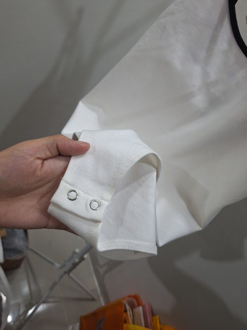 White sando Forever21 (Category: Sleeveless) located in Santa Rosa. Submitted by Jeneceng (Listing ID 1449129758, Image 3). Description: white sando forever21 150pesos only. medium. never been used. for pickup only. binan laguna .