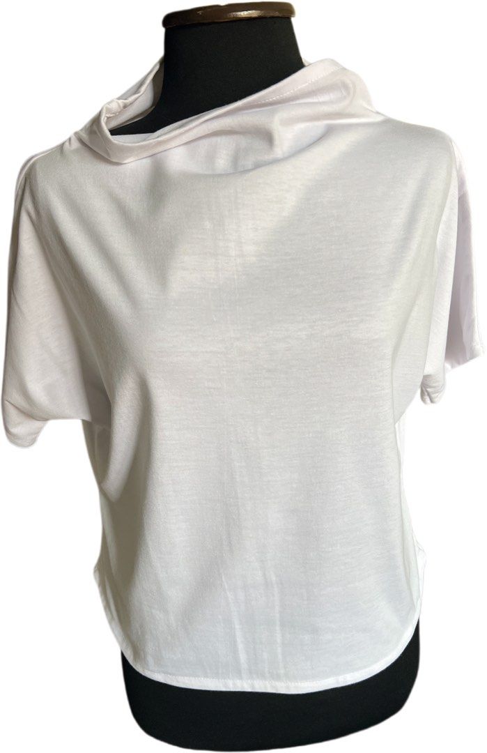 White Short Sleeve Top with High Cowl Neck (Category: Blouses) located in Muntinlupa City. Submitted by chiaraa400 (Listing ID 1449222002, Image 1). Description: - White short sleeve top - comfort of a T-shirt; designed top - Features a high cowl neck design - Easy to pair with various bottoms.