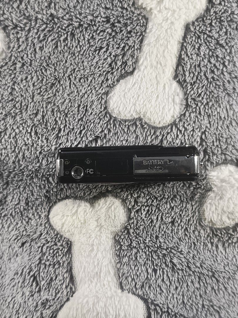 Yashica EZ Digital 7052 Camera (Category: Cameras) located in Mabalacat. Submitted by by.mo_nograph (Listing ID 1449288379, Image 3). Description: PRICE NEGOTIABLE ISSUES OVEREXPOSURE LENS NEED GUIDE TO OPEN - Black Yashica EZ Digital 7052 camera - Compact point-and-shoot style - 7.1 megapixel sensor - Compatible with SD cards - with battery included.