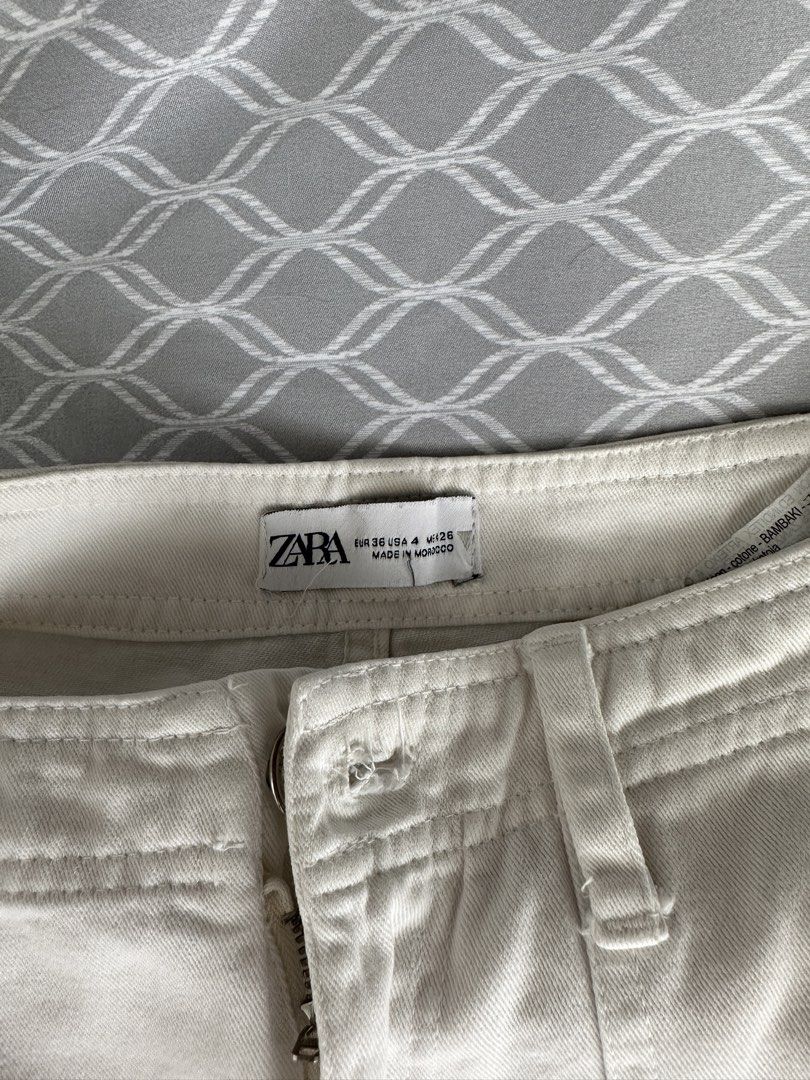 Zara Cream White Cargo Pants (Category: Other Bottoms) located in Quezon City. Submitted by smileybeans (Listing ID 1449166402, Image 2). Description: Used a couple times only! Best fits 25-27 waist For 5’2 height its until below ankle Shipping 55 within mm 165 provincial Available for same day delivery.