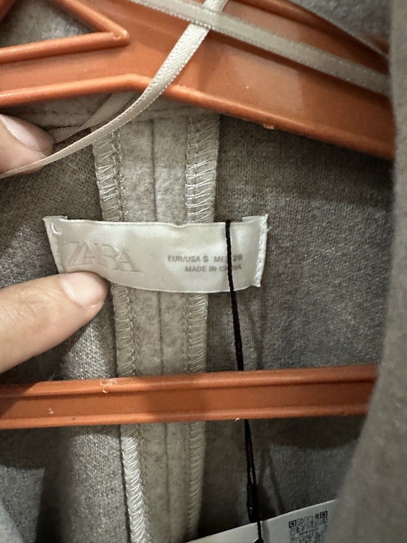 Zara Double-Breasted Wool Blend Coat - Beige - Size S (Category: Coats, Jackets and Outerwear) located in Manila. Submitted by itsyourgirlmc (Listing ID 1449231988, Image 2). Description: - Zara beige double-breasted coat - Wool blend material - Size S - Two front buttons - Perfect for layering - Original tag still attached - bought this for 2795 -never used since our Korea trip was cancelled 🥺.