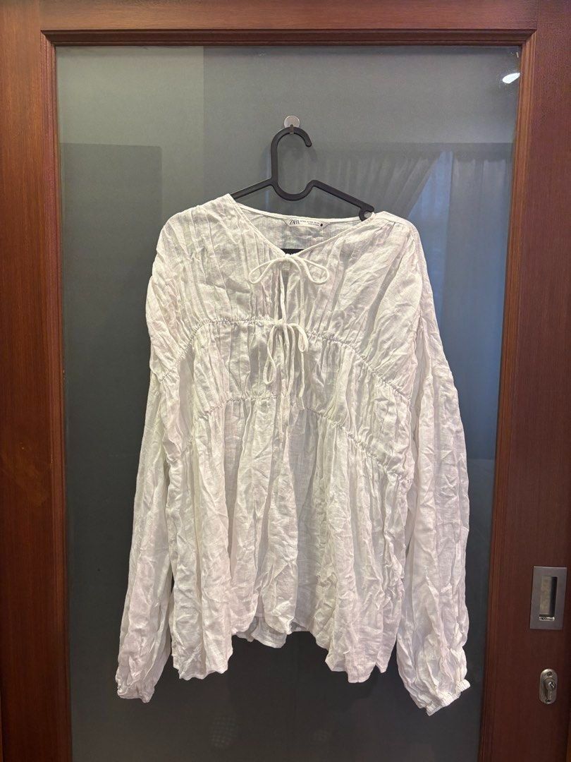 ZARA Linen Rutched Pleated White Blouse (Kategori: Atasan) berada di Jakarta Pusat. Dikirim oleh bersihbersirumah (ID iklan 1449139068, Gambar 1). Deskripsi: bismillahirahmanirahim.. semoga semua barang yang dijual murah ini bisa bermanfaat untuk kalian yaa makasih checkout nya langsung ke 🆂hope cek di 🆂hope Llnknya udh aku simpen di bio sama di bagian opsi pengiriman (mailing & delivery)w.