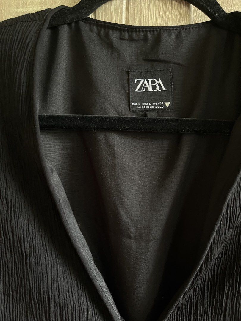ZARA TIE VEST (Category: Blouses) located in Makati City. Submitted by mooning06 (Listing ID 1449179835, Image 2). Description: FREE SF LIKE NEW USED ONCE FROM JAPAN.