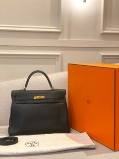 (Category: ) located in . Submitted by redrabbitluxury_singpore (Listing ID 1449357898, Image 1). Description: .