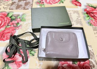 (Category: ) located in . Submitted by mariascloset_ph (Listing ID 1449387350, Image 1). Description: .