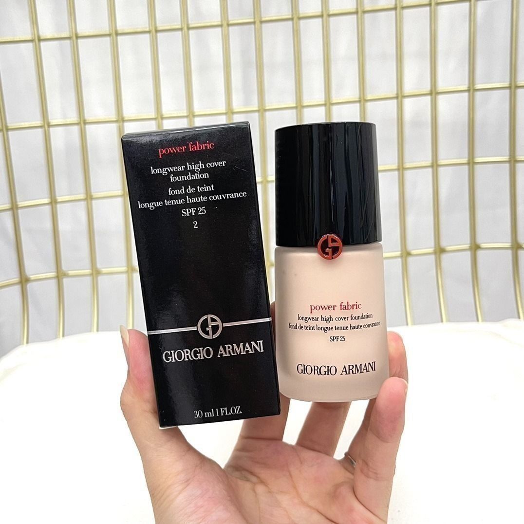 順豐包郵 GIORGIO ARMANI 🔵設計師粉底液 SPF20 PA+++ Designer Lift Smoothing Firming Foundation 30ml 🔴POWER FABRIC+ 升級版權力零瑕持久粉底液#2 #3 SPF20 30ml （分類：化妝品）位於 Hong Kong。 由 ivory1997 提交（商品編號 1449384985，圖片 2）。簡介： 🔵 Designer #2 #3 🔴 Power Fabric+ #2 #3。