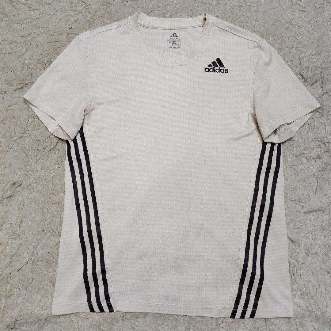 Adidas Aeroready Jersey (Category: Other Sports Equipment and Supplies) located in Bota. Submitted by mista.fixx (Listing ID 1449518800, Image 1). Description: 🔥Declare Status Item : Bundle 🔥Size Tag : XL Fitted Fit 🔥Pit 20.5 Labuh 26 🔥Made in Indonesia 🔥Condition : Padu 8/10 Fresh baru keluar guni bang. Warna cerah lawa lagi. Material kain jersey . Dah siap cuci sekali, sesuai buat pakai belasahan dok rumah atau riadah sukan. Luncurrr #mrf 