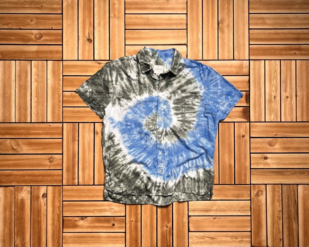 AMERICAN EAGLE TIEDYE POLO (Category: Tshirts & Polo Shirts ) located in Floridablanca. Submitted by d_elevated (Listing ID 1449426340, Image 1). Description: thick fabric no issue as new condition.