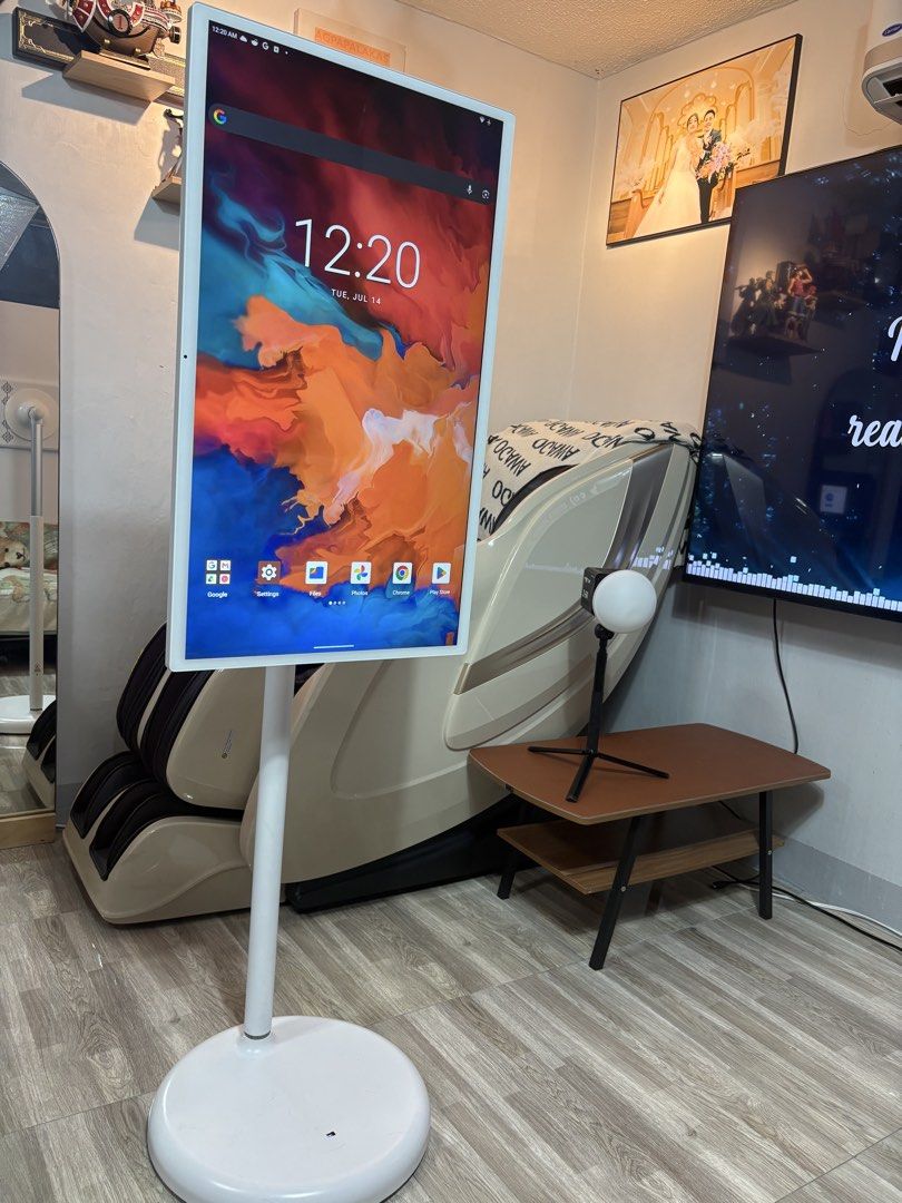 Apolosign smart tv / tablet (Category: Others) located in Manila. Submitted by elizurabalos (Listing ID 1449511779, Image 3). Description: APOLOSIGN SMART TABLET 32inches 8/128 With original charger With remote No issue sa performance Long lasting battery Imus .