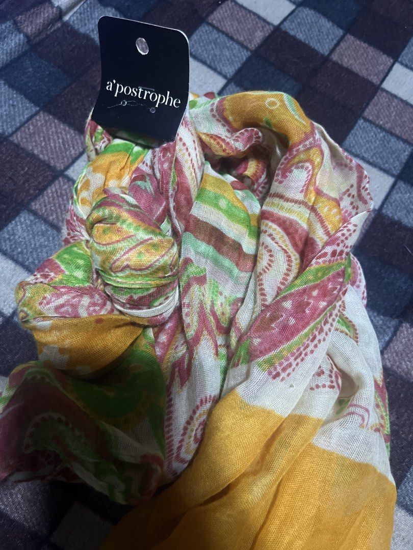 A’postrophe Paisley Print Scarf (Category: Scarves) located in Manila. Submitted by mstenj (Listing ID 1449497367, Image 1). Description: - Eye-catching colorful paisley print - Yellow border on one side - Lightweight material for comfortable wear - Perfect accessory to elevate any outfit - Generous size: approximately 180cm x 90cm Purchase any products from my listings! :) .