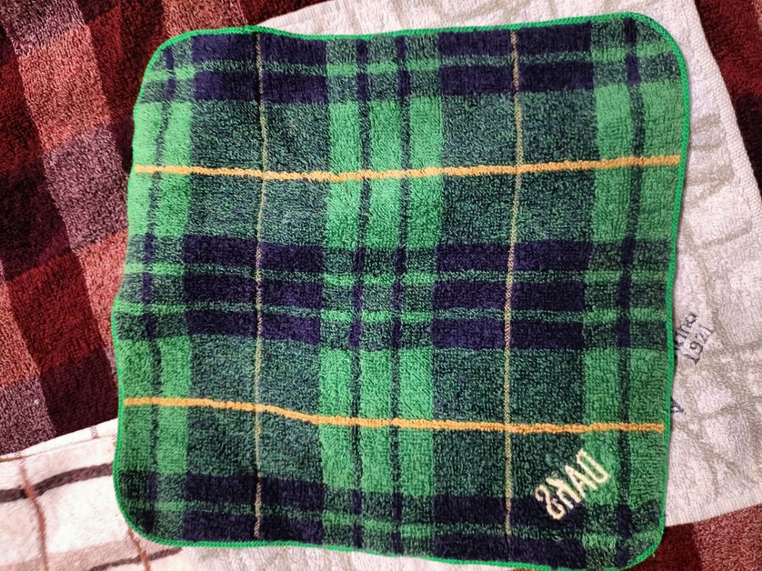 Assorted face towel (daks,valentino,renoma) (Category: Bedding & Towels) located in General Santos City (Dadiangas). Submitted by japan-ukay (Listing ID 1449477376, Image 2). Description: 3 pieces for 200.