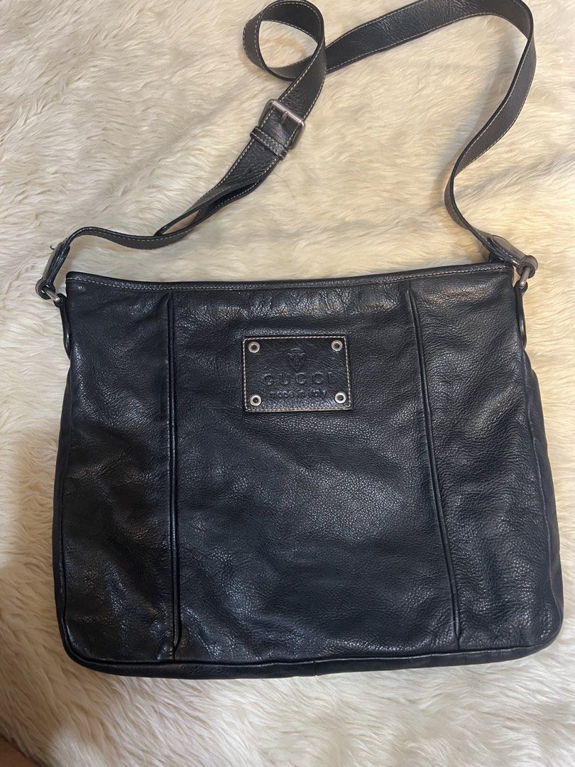 Authentic Gucci Leather Sling (Category: Luxury Bags & Wallets) located in San Antonio. Submitted by kimbags (Listing ID 1449352855, Image 1). Description: guaranteed authentic Excellent condition .