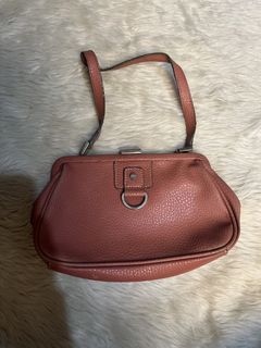 (Category: ) located in . Submitted by kimbags (Listing ID 1449350998, Image 1). Description: .