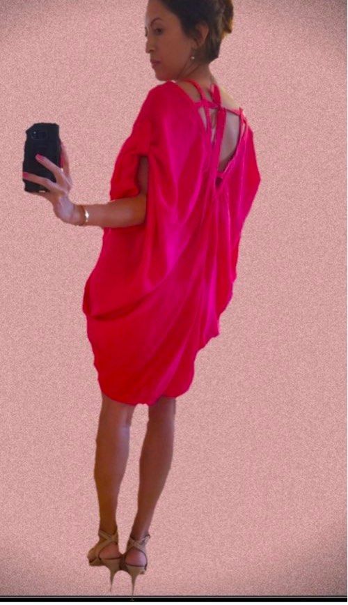 BCBG (Category: Dresses) located in Kuala Lumpur. Submitted by enisa8 (Listing ID 1448753517, Image 3). Description: This BCBG Max Azria Runway Dress in Hot Pink is so light and airy and just beautiful on! It is very forgiving of your middle section and accentuates your legs and back in such an elegant way!.