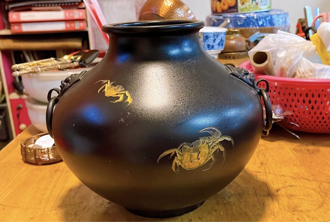 Beautiful Metal Brass Crab Vase Vintage Black Vase with Crab Design and Lion Handles (Category: Vases & Decorative Bowls) located in Kuala Lumpur. Submitted by natashalim0123916488 (Listing ID 1449529586, Image 1). Description: - Unique black vase with a distinctive crab design. - Features elegant lion head handles on the sides. - Adds a charming vintage touch to your home decor. - Ideal for showcasing fresh flowers or as a standalone decorative 