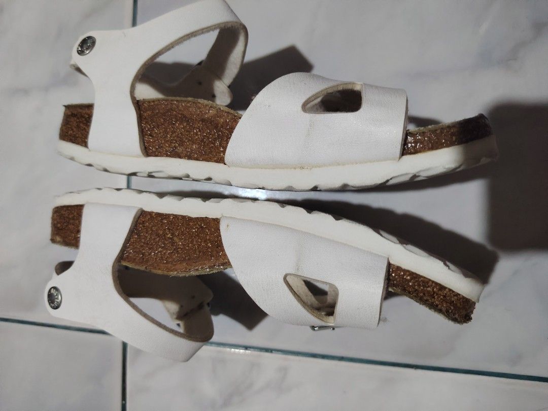 Birkenstock White Sandals Size 35 (Category: Flats & Sandals) located in Santa Rosa. Submitted by RRRR0520 (Listing ID 1449527910, Image 3). Description: - White Birkenstock sandals - Size 36 - Adjustable straps with buckles - Comfortable cork footbed - Ideal for everyday wear - Minor signs of use on footbed (please check photos for details).