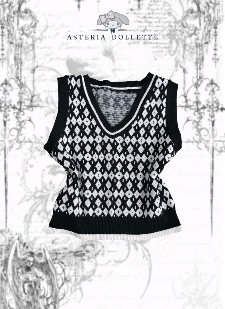 Black White Knitted Argyle Knit V-Neck Vest (Category: Sleeveless) located in Digos. Submitted by asteria_dollette (Listing ID 1449484170, Image 1). Description: :¨ ·.· ¨: `· . size: m ⋆.˚🎀⋆࿐♡⋆.˚ length: 19” || bust: 36” || waist: 34” || mine: ₱150 lock: ₱200 (yours) ໒꒰ྀི´ ˘ ` ꒱ྀིა ˚ʚ♡ɞ˚ 𝐦𝐢𝐧𝐞/𝐠𝐫𝐚𝐛/𝐥𝐨𝐜𝐤 𝐞𝐧𝐝𝐬 𝐨𝐧 𝐣𝐮𝐥𝐲 𝟏𝟕 || 𝟏𝟎:𝟎𝟎 𝐩𝐦 ˚ʚ♡ɞ˚ 𝐬𝐡𝐢𝐩𝐩𝐢𝐧𝐠 𝐨𝐟 𝐢𝐭𝐞𝐦𝐬: 𝐟𝐫𝐢𝐝𝐚𝐲 & 𝐦𝐨𝐧𝐝𝐚𝐲 ˚ʚ♡ɞ˚ 𝐜𝐫𝐨𝐬𝐬 𝐩