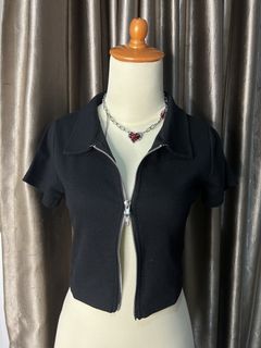 (Kategori: ) berada di . Dikirim oleh pinkcuratedcloset (ID iklan 1449506773, Gambar 1). Deskripsi: .