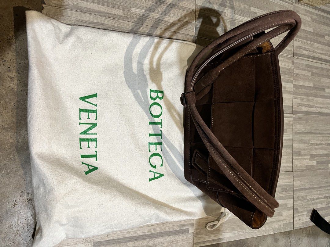 Bottega Veneta Arco tote , Suede (Category: Luxury Bags & Wallets) located in Zamboanga. Submitted by alterramz08 (Listing ID 1449480052, Image 3). Description: Bottega Veneta Arco tote Very good condition , Suede Price : 15k.