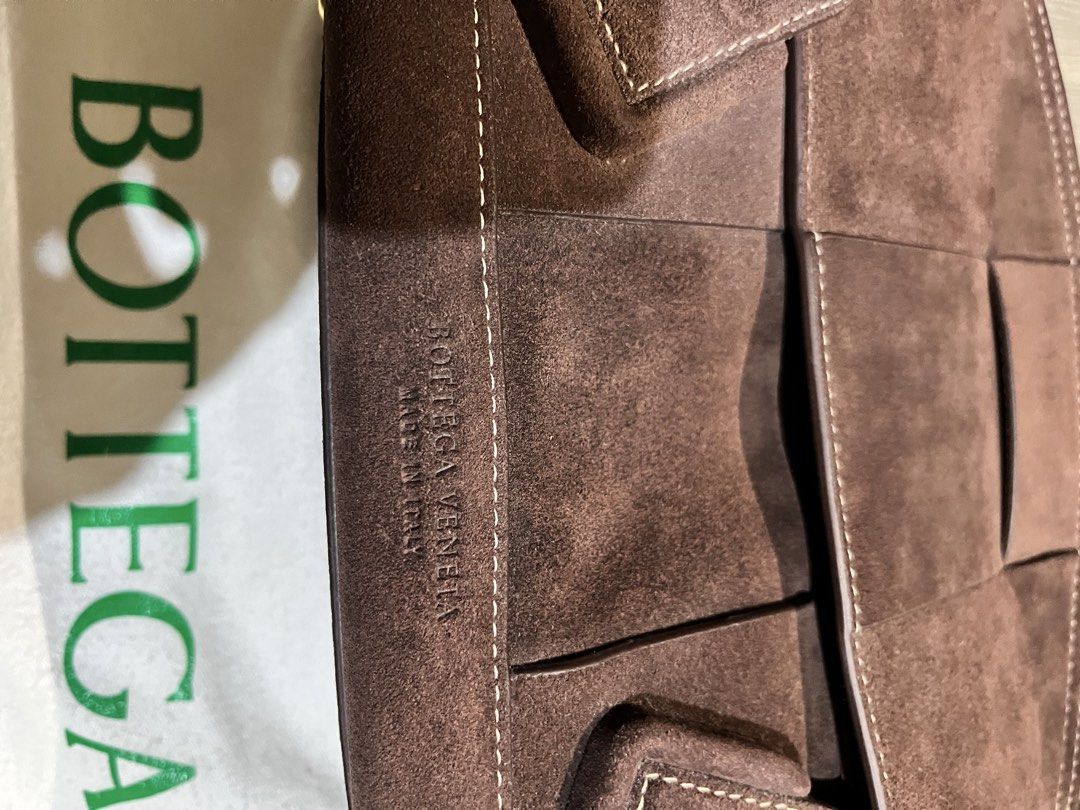 Bottega Veneta Arco tote , Suede (Category: Luxury Bags & Wallets) located in Zamboanga. Submitted by alterramz08 (Listing ID 1449480052, Image 2). Description: Bottega Veneta Arco tote Very good condition , Suede Price : 15k.