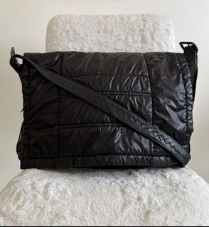 (Category: ) located in . Submitted by closet24 (Listing ID 1449401725, Image 1). Description: .