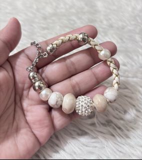 (Category: ) located in . Submitted by dalle_closet (Listing ID 1449384529, Image 1). Description: .