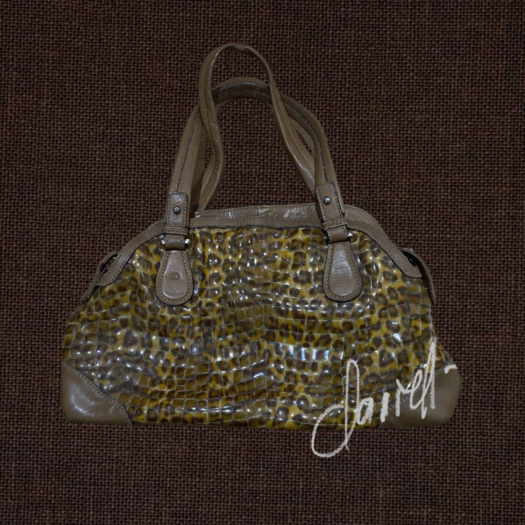 Brown Leopard Print Shoulder Bag (Category: Luxury Bags & Wallets) located in Muntinlupa City. Submitted by ddani28 (Listing ID 1449423200, Image 1). Description: rfs: - i have other bags - not using it can do vc for assurance if sure buyer loc: muntinlupa city,ncr.