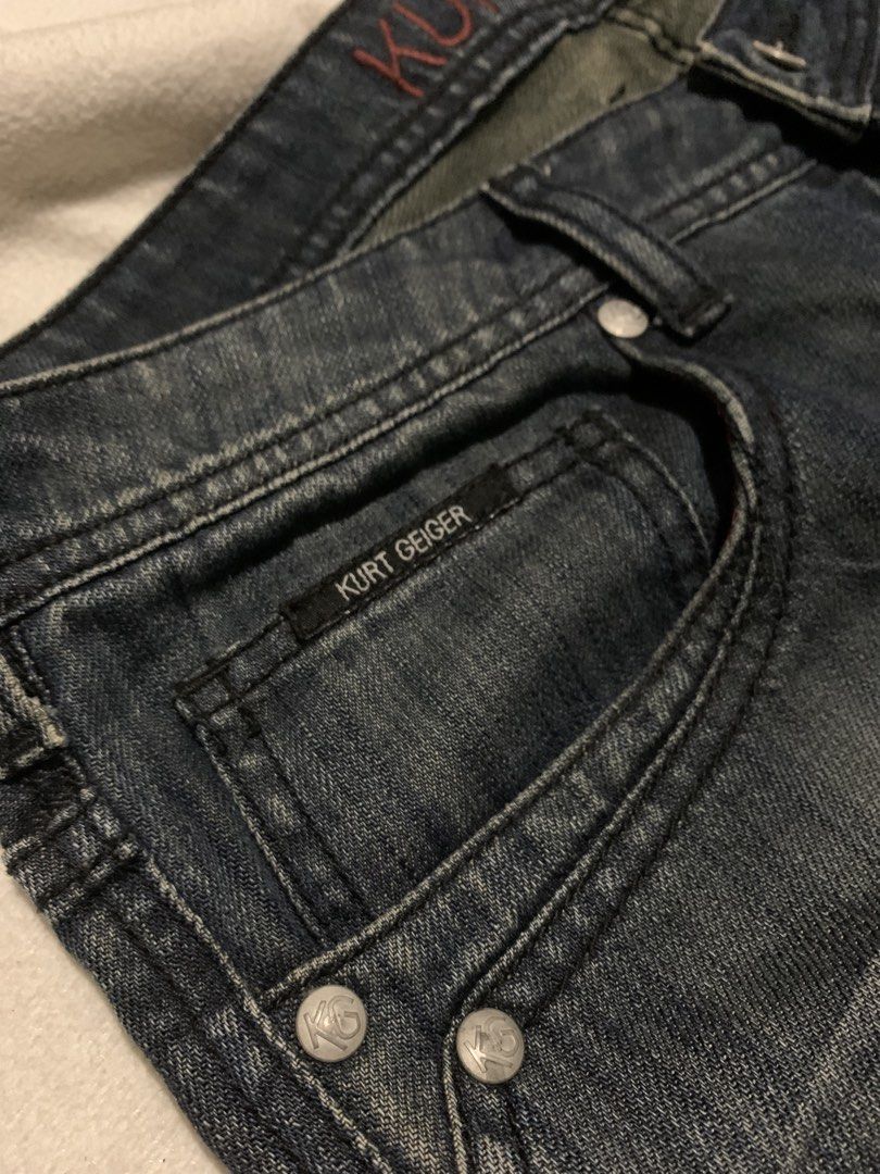 Buffalo Jeans Kurt Geiger Denim Pants (Category: Jeans) located in Bulacan. Submitted by solsic (Listing ID 1449504185, Image 3). Description: Kurt Geiger Buffalo Jeans - Color: Dark Wash Denim - Fit: Straight Leg - Size: 32 - Features: Kurt Geiger logo on waistband, zip pockets on back -Waistline: 36” - Length: 45” -Leg opening: 18” Well used, perfect for casual attire Issue: Mine: 380 plus SF Courier: J&T/Lalamove. Payment: Gcash / Maribank Mee