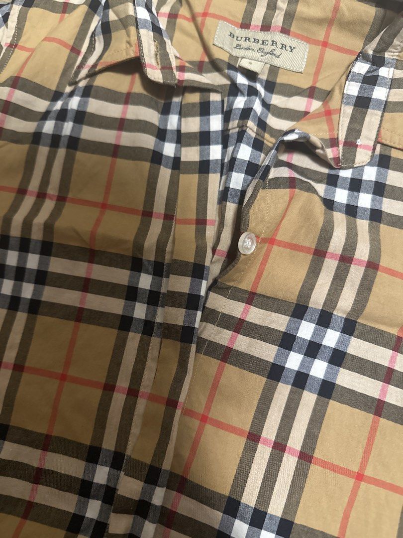 Burberry Long Sleeve Shirt (Category: Longsleeves) located in Manila. Submitted by user778899 (Listing ID 1449495619, Image 3). Description: size S.