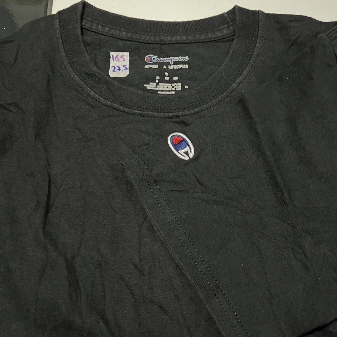 Champion plain tshirt (Category: Tshirts & Polo Shirts) located in Kota Kinabalu. Submitted by kaithrift27 (Listing ID 1449402920, Image 3). Description: Champion Saiz S on tag Pit 16.5 Labuh 27.5.
