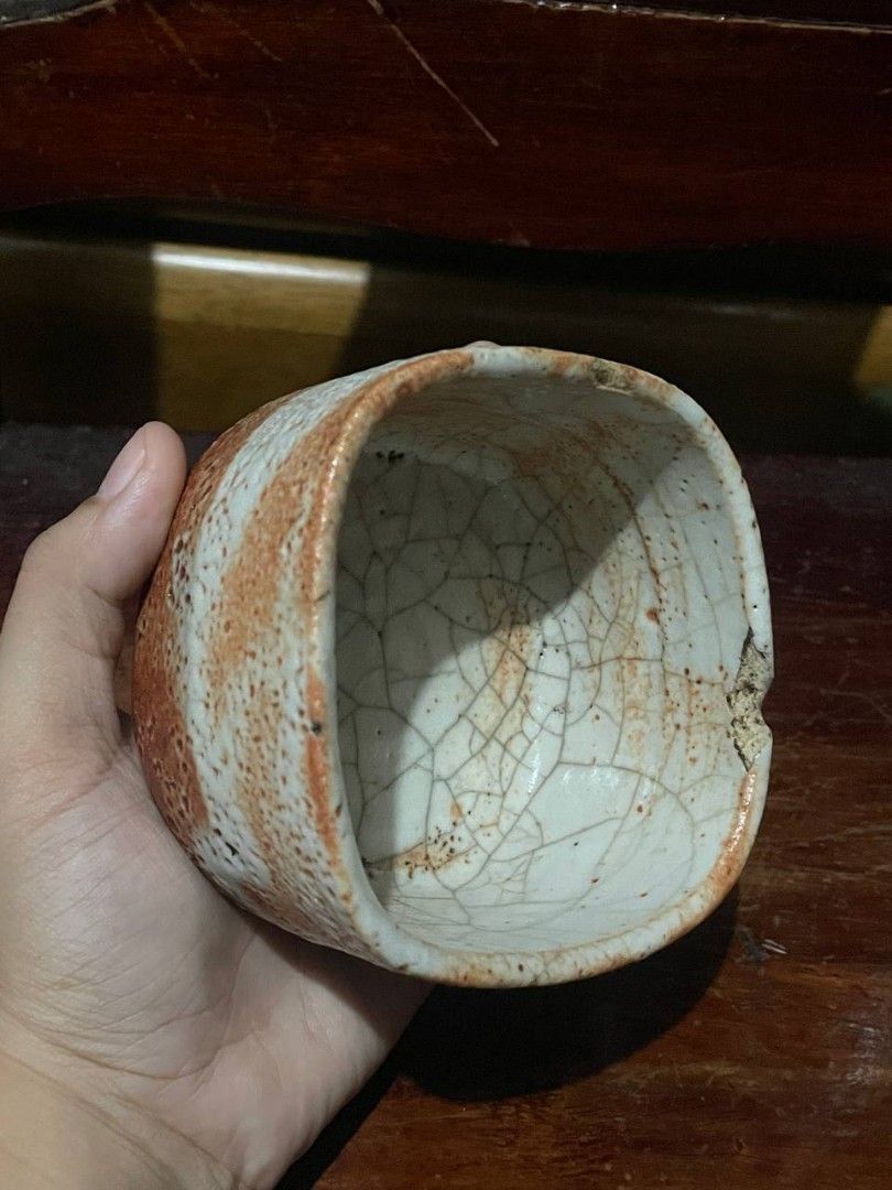 Chawan Bowl (Category: Coffee & Tea Tableware) located in Caloocan City. Submitted by icynom (Listing ID 1449386468, Image 3). Description: Chawan Bowl RFS - barista dati and stock nalang yan, it's been yrs using it good for making matcha, may 2 defect lang sya sa may tip and as you can see may parang cracks sya na style Marilao Loc No COD Shipping - shoulder ni Buyer Mode of Payment Gcash.
