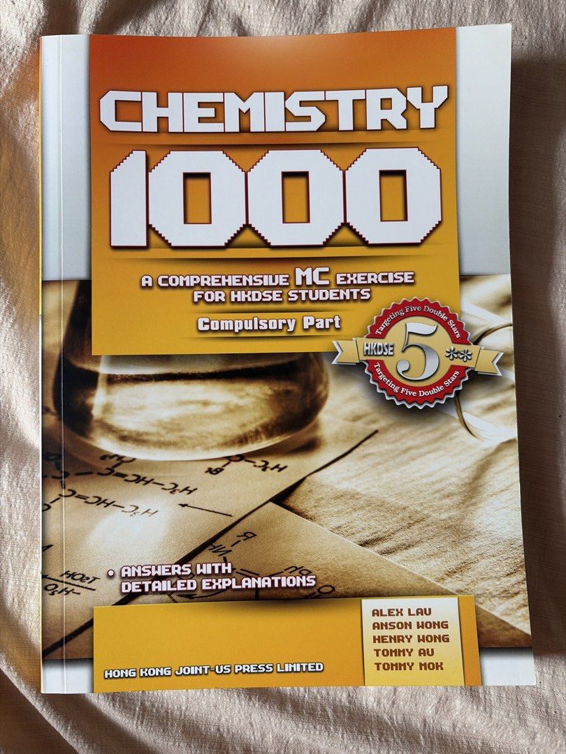 CHEMISTRY 1000 HKDSE 中學化學練習 （分類：教科書）位於 Hong Kong。 由 sysss 提交（商品編號 1449402345，圖片 1）。簡介： 呢本係CHEMISTRY 1000，一本好齊全嘅MC練習。for HKDSE students 嘅 compulsory part。有埋答案同埋詳細解釋。啱晒想操多啲題目嘅同學仔。 ***順豐到付***。
