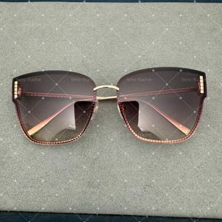 (Category: ) located in . Submitted by lens-frame-sg (Listing ID 1449427588, Image 1). Description: .