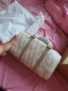 (Category: ) located in . Submitted by stargirlthrift (Listing ID 1449347814, Image 1). Description: .