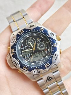 (Category: ) located in . Submitted by JsluxurywatchKL (Listing ID 1449462445, Image 1). Description: .
