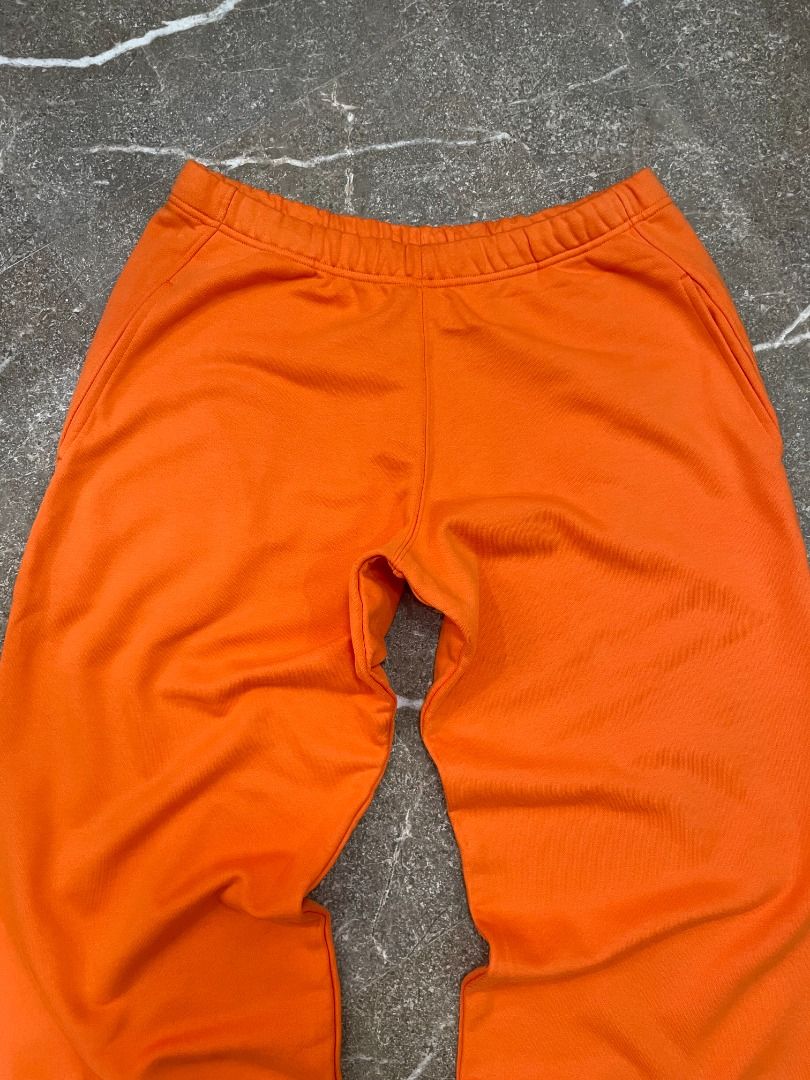 CK x Heron Preston Jogger pants (Category: Joggers) located in Lucena. Submitted by 0174.archive (Listing ID 1449365111, Image 2). Description: brandnew with tags no flaws size medium on tag Actual Measurements (inches) Waist: 15.5 - 16.5 / 33-35 Inseam: 30.5 Outseam: 40.5 Front Rise: 11 Thigh: 12.5 Leg opening:5.5 (garter) Knee: 10.5 Message before buying. Items are brand-new, pre-loved / second hand used. Manage your expectations. Buy with conf