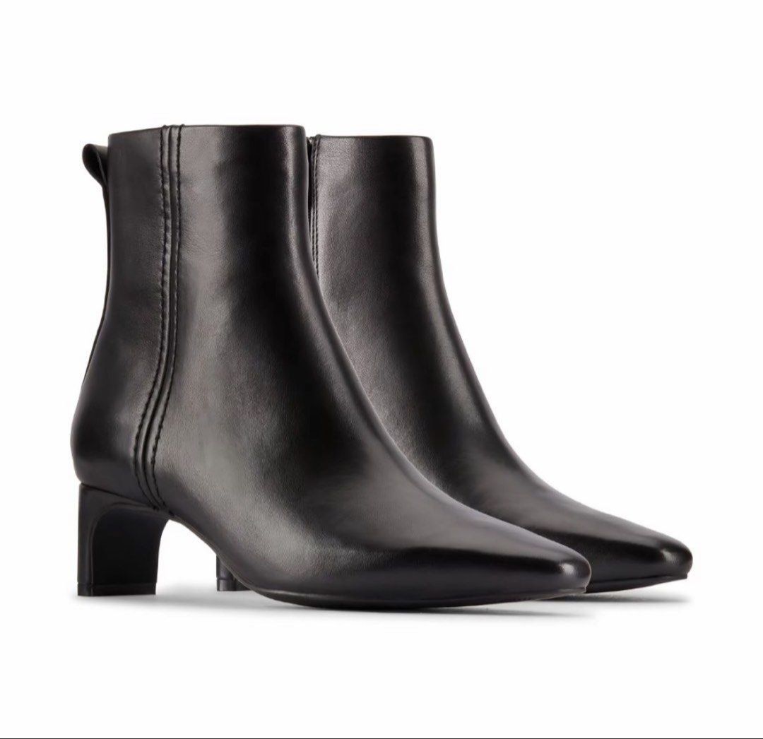 Clarks Womens Edina Up Black Leather (Category: Boots) located in Kuching. Submitted by sherifahd (Listing ID 1449421836, Image 1). Description: brand new boots, never been worn or used at all. bought for RM329 on sale, letting go for only RM200!! still in perfect condition, just looking for a new owner to make use of them!.