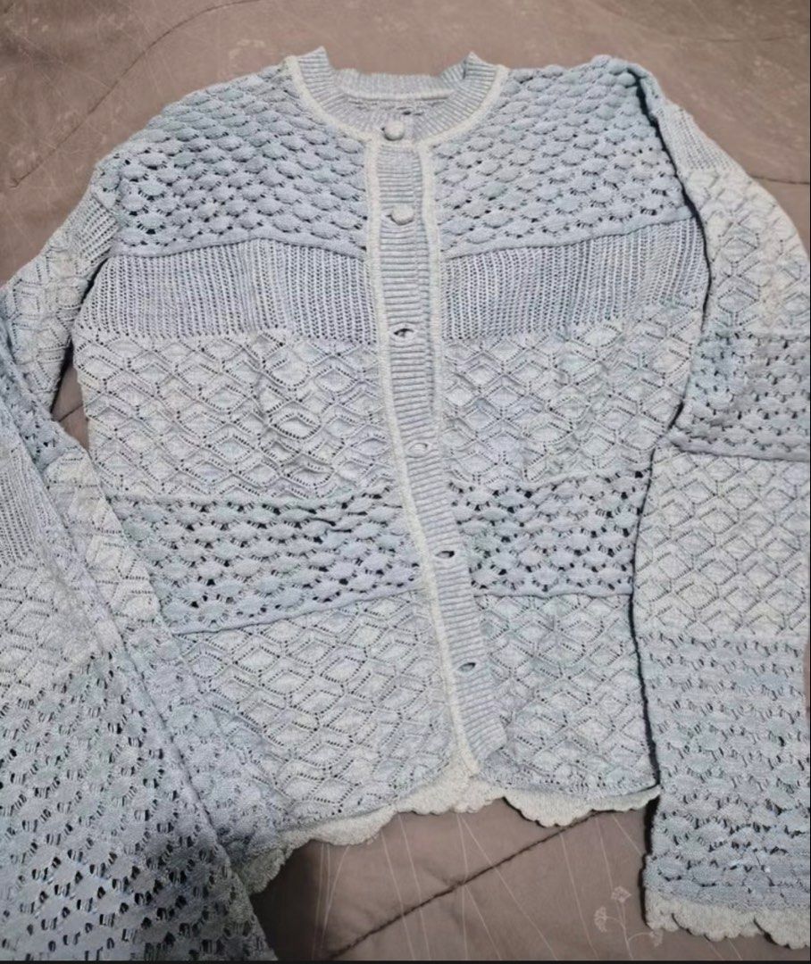 Claude Amanda Cardigan (Kategori: Atasan) berada di Bandung. Dikirim oleh rare_dailymood (ID iklan 1449340933, Gambar 1). Deskripsi: .