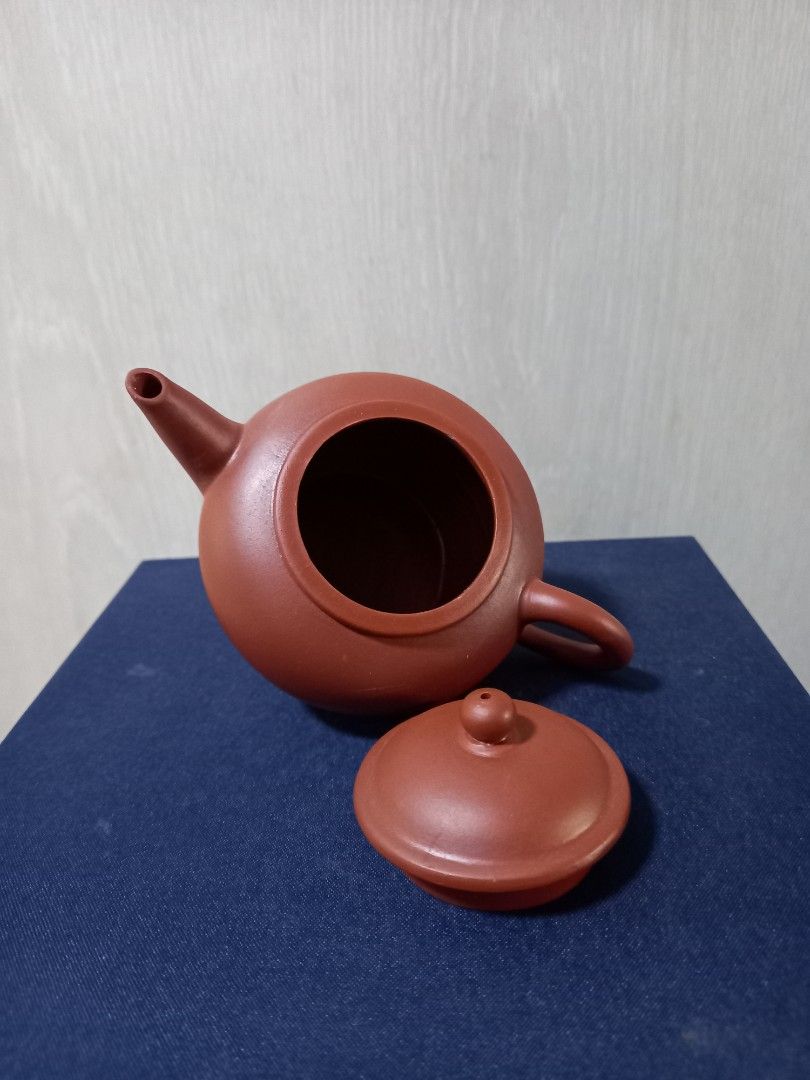 Clay teapot508384220744919042