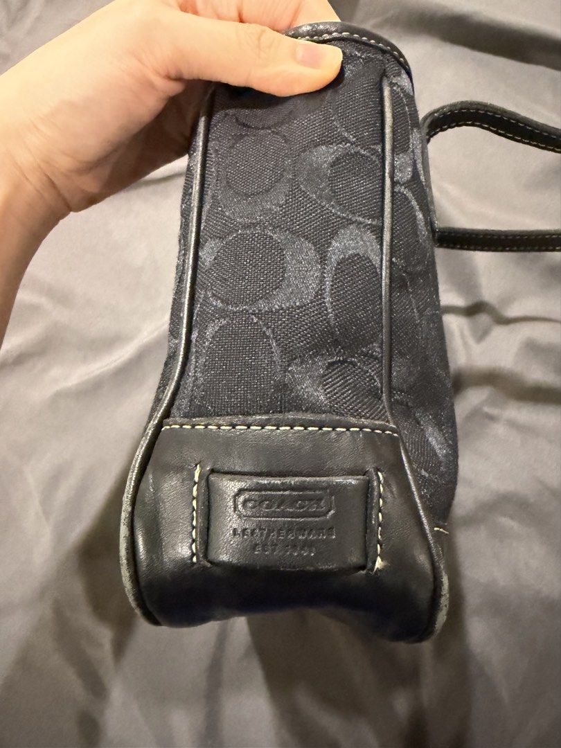 Coach Black Mini Lunch Tote (Category: Luxury Bags & Wallets) located in Manila. Submitted by lalisacults (Listing ID 1449449100, Image 3). Description: WTS/ LFB Coach Mini Lunch Tote (BIM-6087) in Black Signature Monogram Canvas - this is authentic from my mom’s collection pa !! -rfs: was passed down to me but not really my style other details: Bag Width 7.09 in / 18.0 cm. Bag Height 7.48 in / 19.0 cm. Bag Depth 3.15 in / 8.0 cm. loc: parañaque 