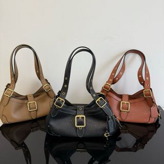 (Category: ) located in . Submitted by fashion.luxe (Listing ID 1449484898, Image 1). Description: .