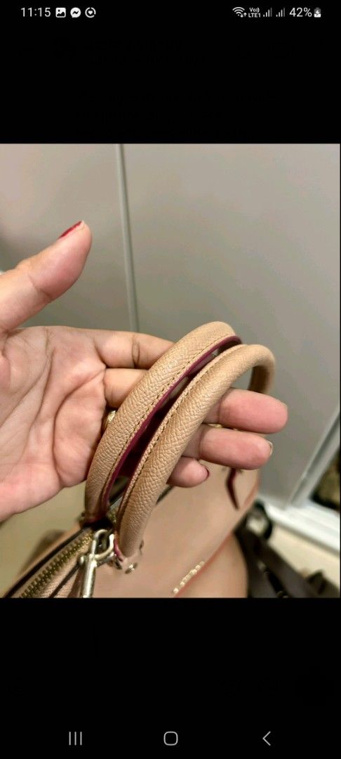 Coach Pebble Leather Dome Satchel Bag (Category: Luxury Bags & Wallets) located in Caloocan City. Submitted by prelovedstuffz22 (Listing ID 1449351930, Image 3). Description: Orig minimal flaw (nasa pic) small size two way please managet your expectations .