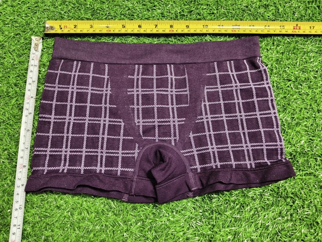 Code : 51 (Category: New Undergarments & Loungewear) located in Sungai Buloh. Submitted by Zirahh.BndleNightware (Listing ID 1449369224, Image 1). Description: 9/10.