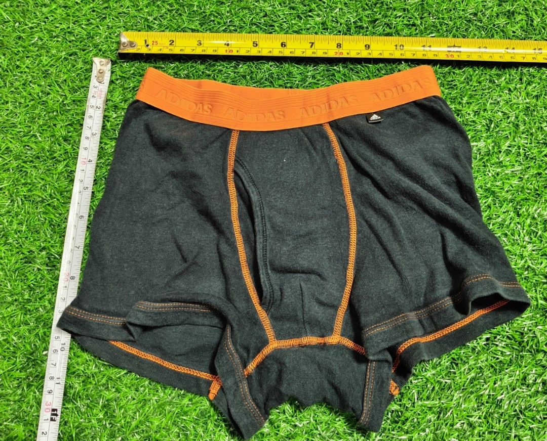Code : 52 (Category: New Undergarments & Loungewear) located in Sungai Buloh. Submitted by Zirahh.BndleNightware (Listing ID 1449369367, Image 1). Description: 9/10.