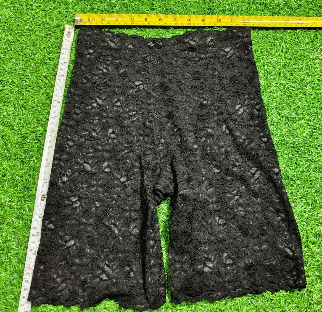 Code : 62 (Category: New Undergarments & Loungewear) located in Sungai Buloh. Submitted by Zirahh.BndleNightware (Listing ID 1449370453, Image 1). Description: 9/10.