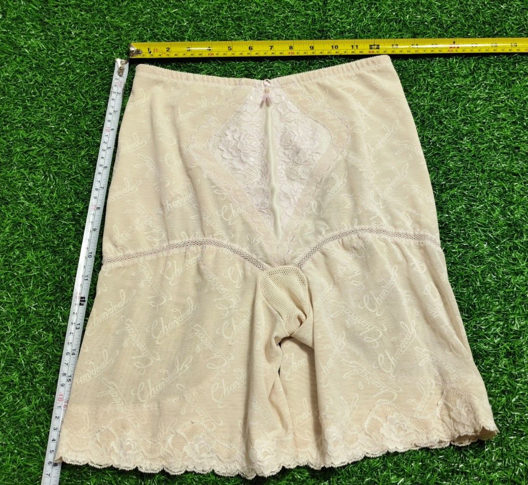 Code : 65 (Category: New Undergarments & Loungewear) located in Sungai Buloh. Submitted by Zirahh.BndleNightware (Listing ID 1449370913, Image 1). Description: 9/10.
