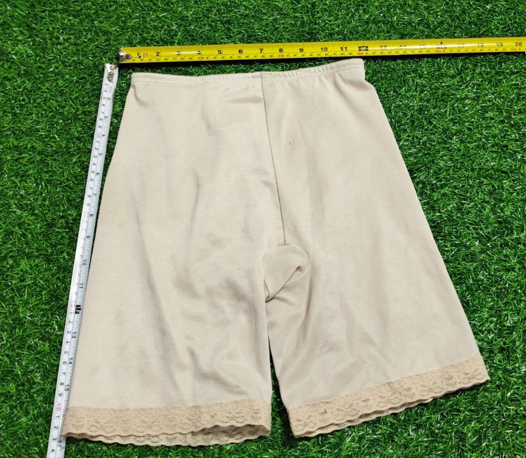Code : 69 (Category: New Undergarments & Loungewear) located in Sungai Buloh. Submitted by Zirahh.BndleNightware (Listing ID 1449371405, Image 1). Description: 9/10.
