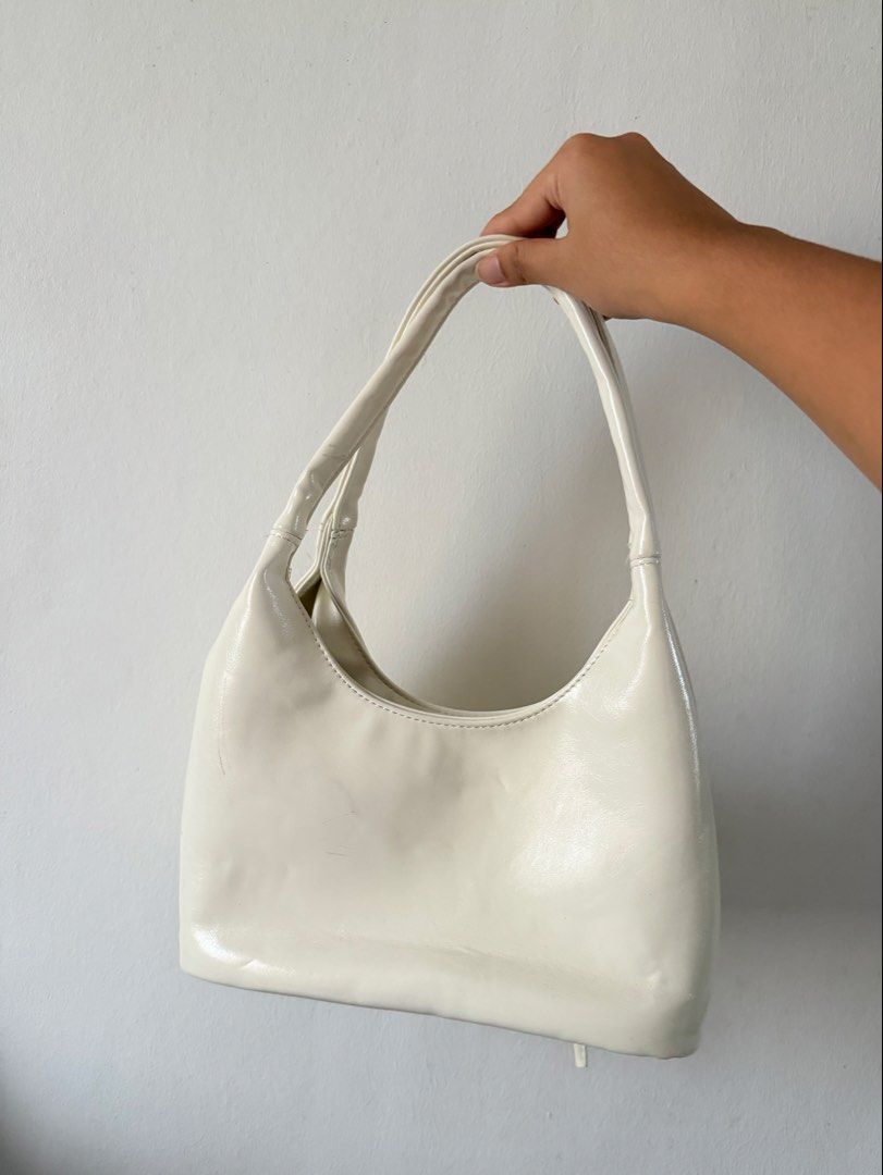 Coquette Lace bow bag (Category: Shoulder Bags) located in Lipa City. Submitted by xynami (Listing ID 1449415189, Image 2). Description: used once only too for an event .