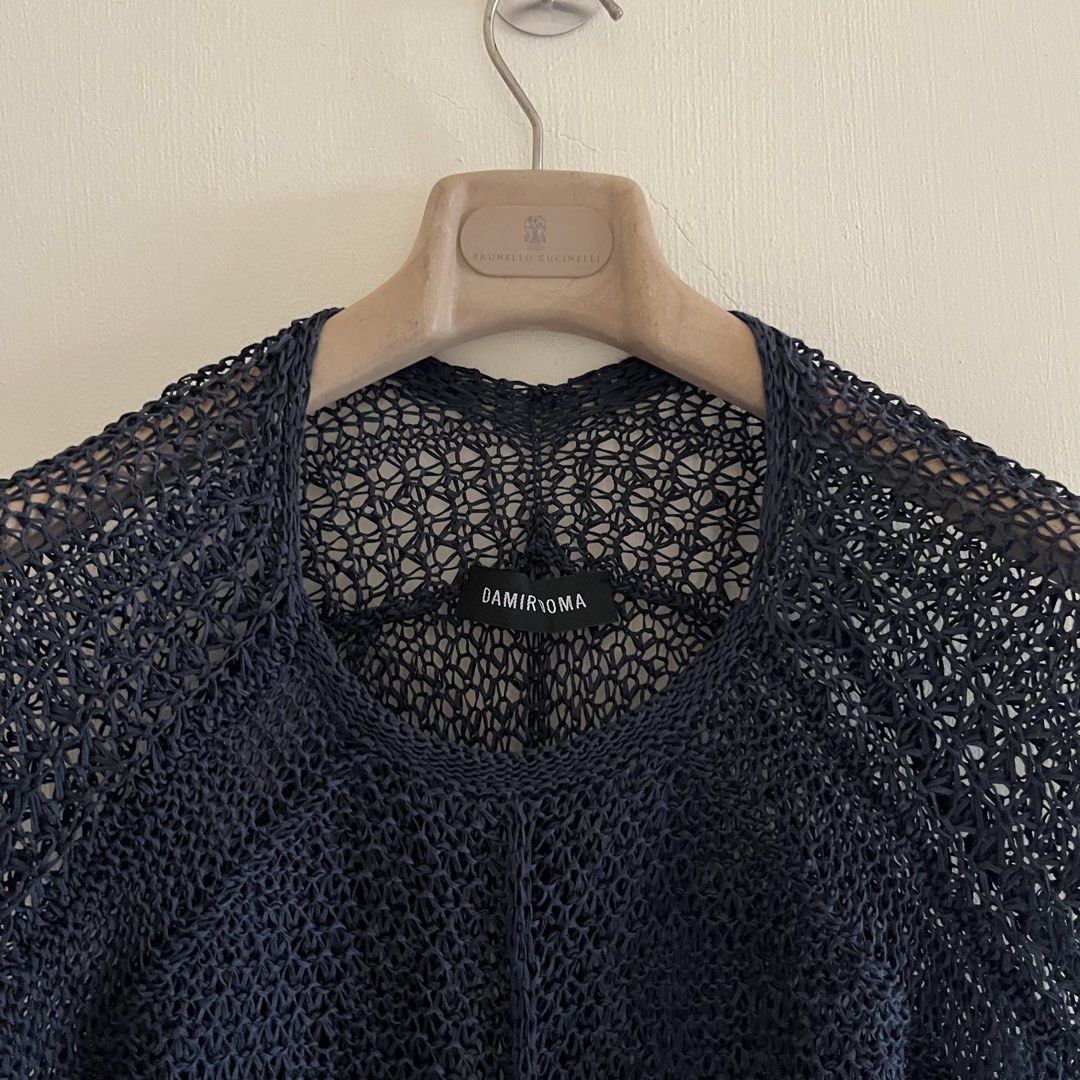 Damir Doma Knit Sleeveless Top (Category: Vests) located in Quezon. Submitted by _babypluto (Listing ID 1449435507, Image 2). Description: Size on Tag: 42 FLAW: None Width: 21 Length: 27.